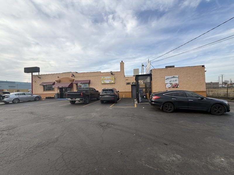 Bisher Market exterior